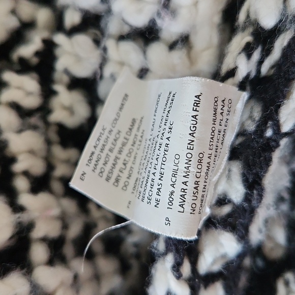 Vintage Contrast Knit Sweater - Picture 7 of 9